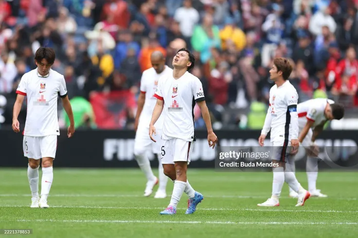 Urawa Red Diamonds ngẩng cao đầu rời giải