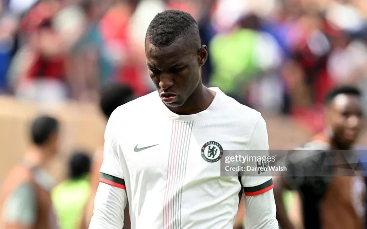 Nicolas Jackson: 'Cơn ác mộng thẻ đỏ' ám ảnh Chelsea - Bài học về kiểm soát