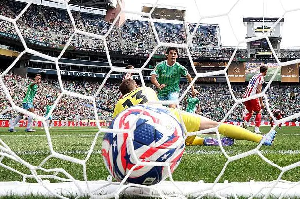Seattle Sounders yếu nhất bảng B và đã thua cả 2 trận, nhưng trận nào họ cũng ghi được bàn