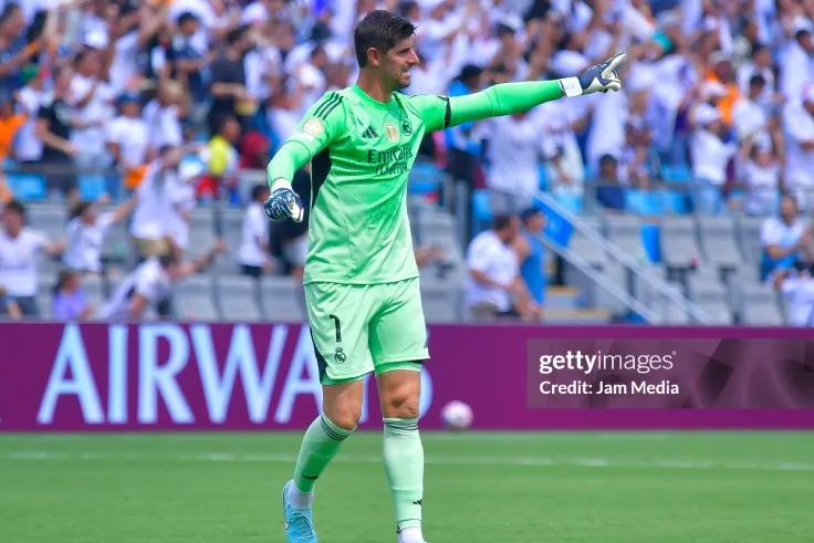 Courtois vẫn quá hay giúp Real Madrid thắng dễ 
