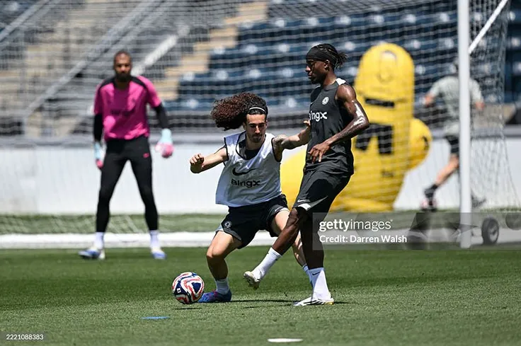 Chelsea nắng nóng 3