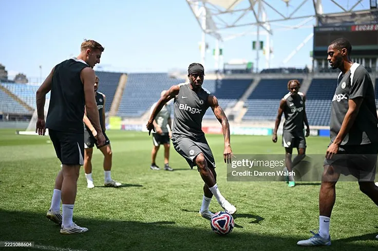 Chelsea nắng nóng 6