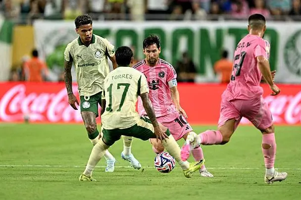 Messi Gồng Gánh Inter Miami Vào Vòng 1/8 FIFA Club World Cup: Tuổi 38 Rực Lửa