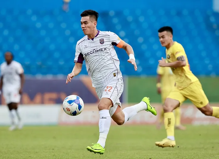 Tiến Linh: Vượt qua nghịch cảnh, khẳng định vị thế Vua phá lưới V-League 2024/25