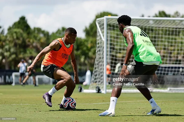 Mbappe tiều tụy vì sút 5kg, trở lại tập luyện cho đại chiến Real Madrid - Salzburg - 5