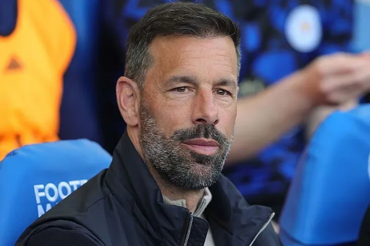 Leicester City Chia Tay Van Nistelrooy Sau Mùa Giải Rớt Hạng Thảm Hại