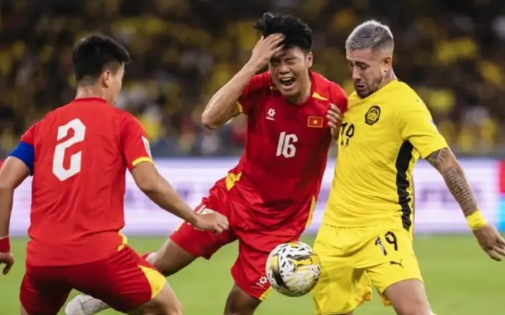Malaysia đối diện nguy cơ bị phạt sau trận thắng Việt Nam? LĐBĐ Malaysia họp bất thường