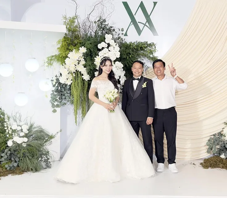 HLV Vũ Hồng Việt 'trốn động phòng', sang Nhật Bản học bằng Pro sau đám cưới với BTV Thùy Anh