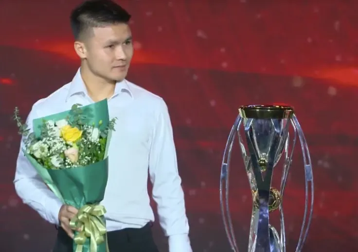 Quang Hải lọt vào đội hình xuất sắc nhất V-League mùa giải 2024/2025