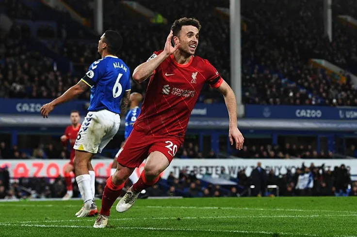Bàn thắng cuối cùng của Jota đến trong trận derby Merseyside