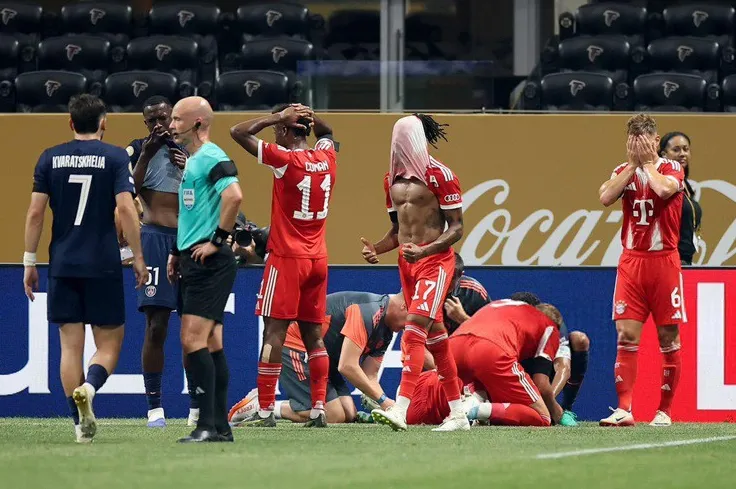 Các cầu thủ Bayern Munich bàng hoàng khi chứng kiến chấn thương của Musiala