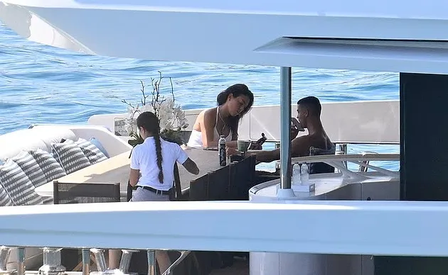 Ronaldo được cho là chưa rời du thuyền lần nào kể từ vụ tai nạn của Jota