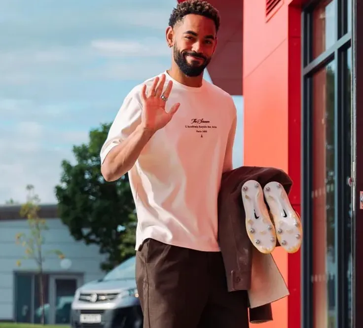 MU hội quân chuẩn bị mùa giải mới: Cunha & Onana rạng rỡ đến sớm, Fernandes vắng mặt - 3