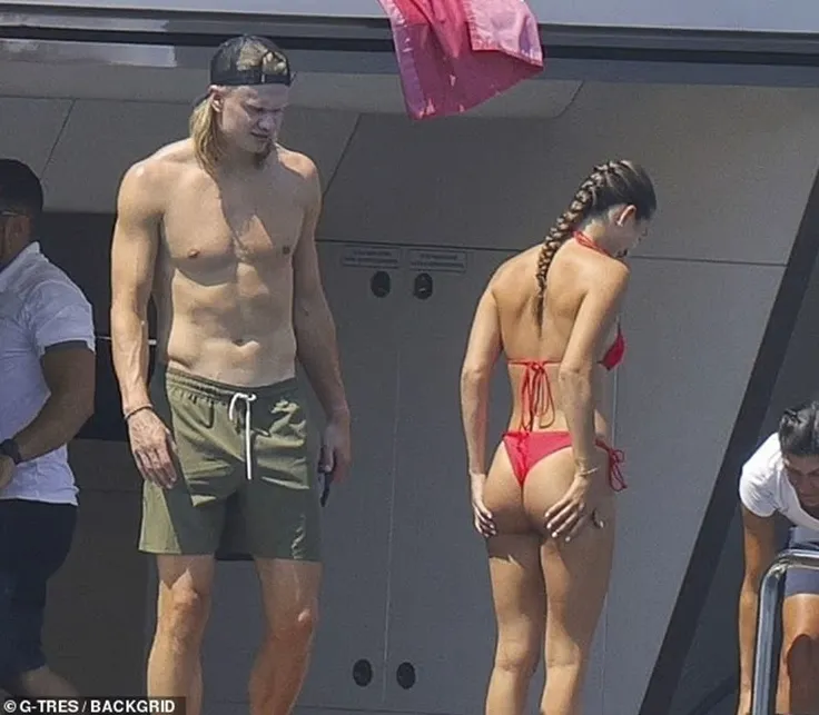 Isabel có thân hình săn chắc và thon gọn dù cô mới sinh em bé được 6 tháng