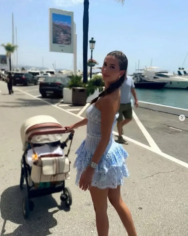 Isabel với vóc dáng của 1