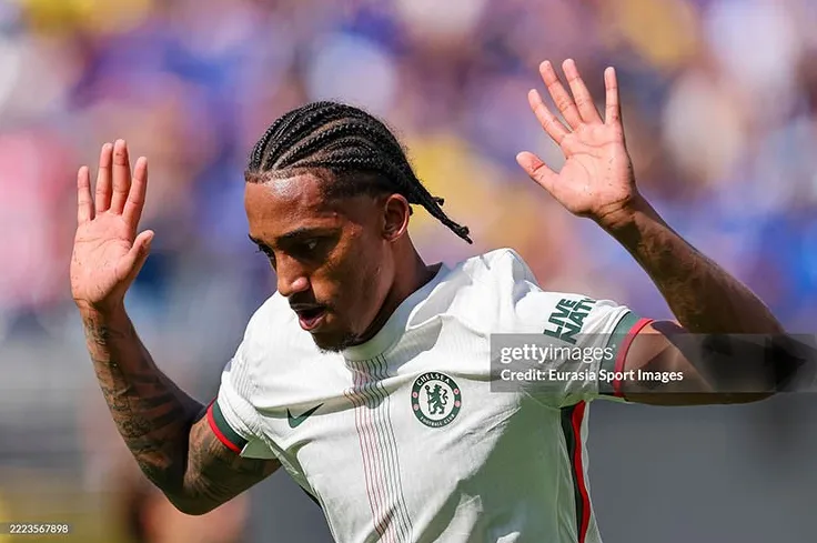 Màn trình diễn ấn tượng ở bán kết giúp Pedro có suất đá chính trận chung kết?