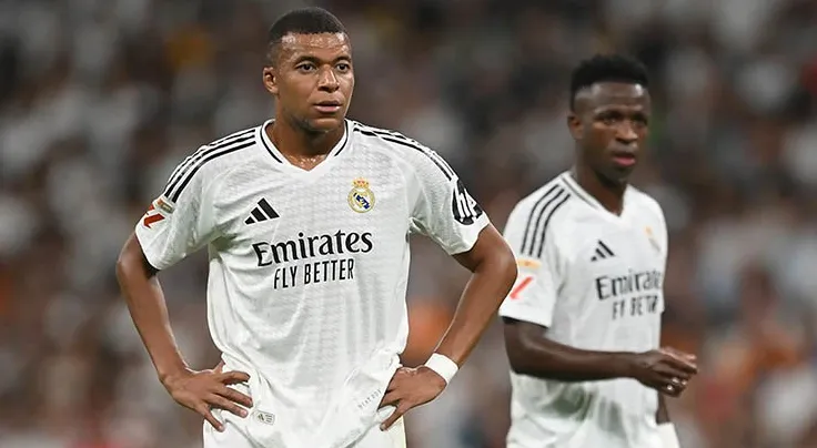 Cả Mbappe lẫn Vinicius đều bị hỏi trách nhiệm sau trận thua của Real Madrid