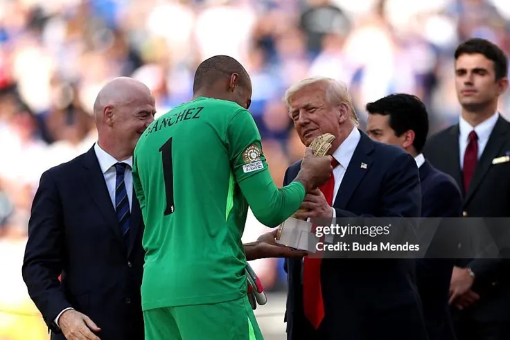 Thủ môn Sanchez cũng được vinh danh khi thi đấu tốt ở cả chiến dịch FIFA Club World Cup 2025.