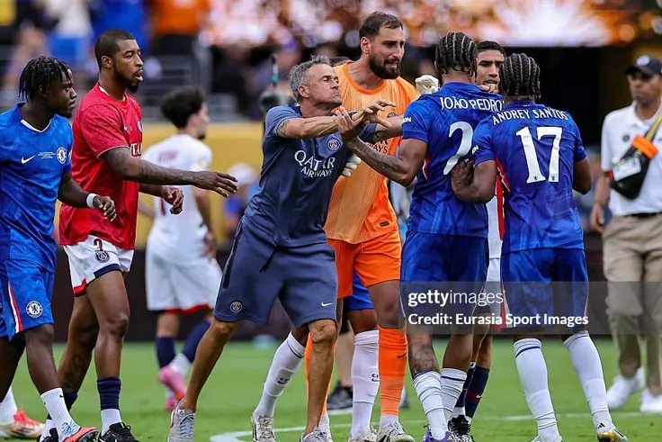 Hình ảnh gây phẫn nộ của HLV Enrique