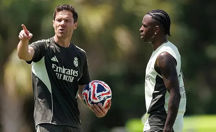 Real Madrid: Xabi Alonso 'Cách Mạng' Hàng Công, Tương Lai Vinicius Bất Định?