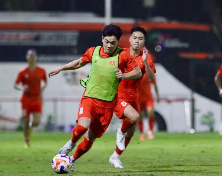 Sao U23 Việt Nam tiết lộ lời HLV Kim Sang Sik sau khi 