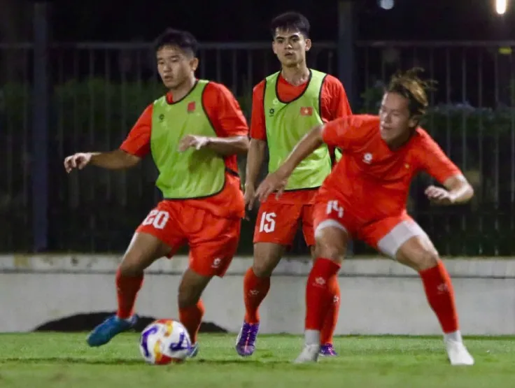 Sao U23 Việt Nam tiết lộ lời HLV Kim Sang Sik sau khi 