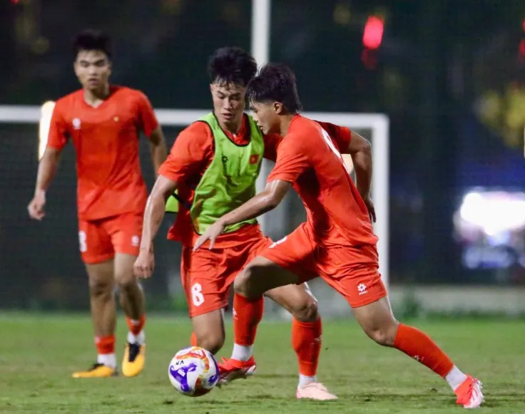 Sao U23 Việt Nam tiết lộ lời HLV Kim Sang Sik sau khi 