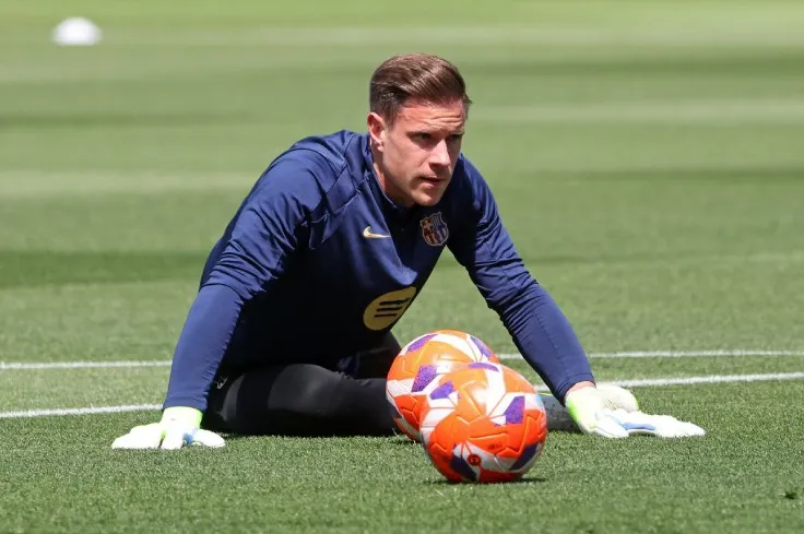 Stegen yêu cầu nhận đủ 3 năm tiền lương mới ra đi