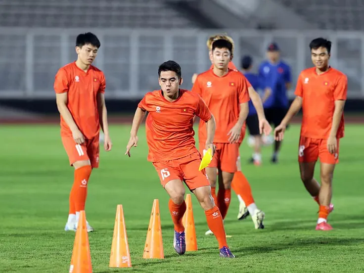 U23 Việt Nam sẵn sàng nghênh chiến U23 Lào: 'Tân binh' hòa nhập, HLV Kim Sang Sik trăn trở chiến thuật