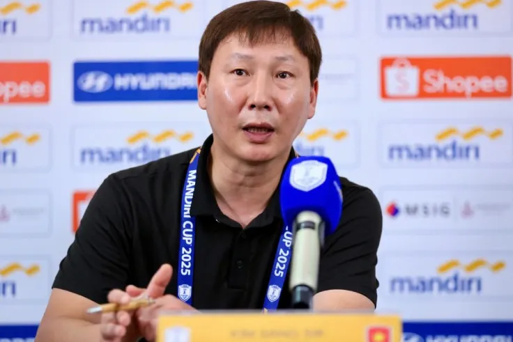 HLV Kim Sang Sik hài lòng với chiến thắng 3-0 của U23 Việt Nam trước U23 Lào: Hiểu Minh lập cú đúp bất ngờ