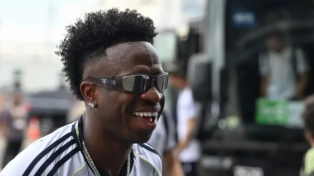 Real Madrid sẵn sàng nhận lời từ Al Ahli nếu Vinicius không gia hạn