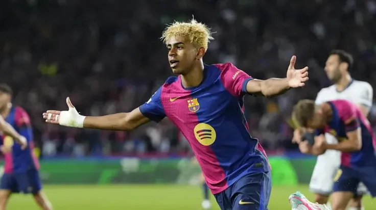 Yamal khiến fan Barca lo lắng với cổ tay băng bó: Chấn thương tái phát hay chiêu trò?