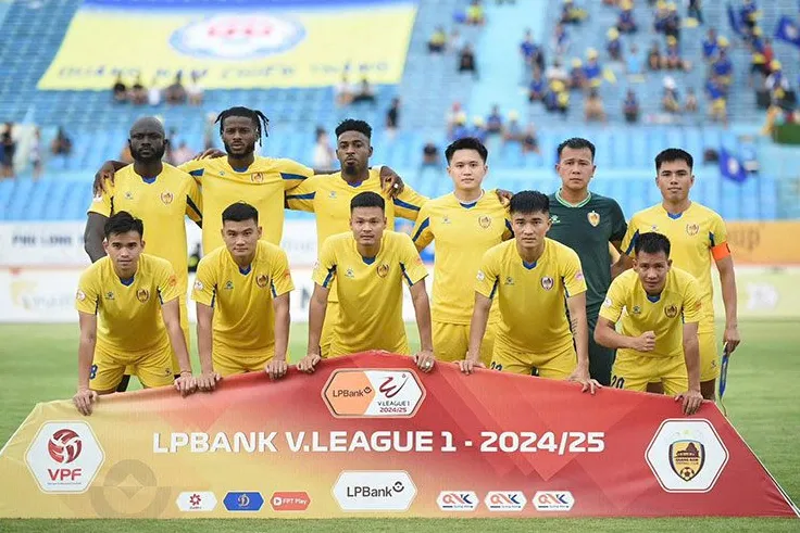 Sốc: CLB Quảng Nam Giải Thể, Nhà Vô Địch V-League 2017 Chính Thức Xóa Sổ!