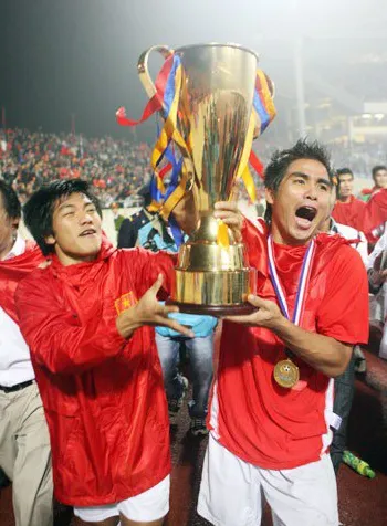 Bình Phước 'lột xác' ngoạn mục: Tái ngộ sao HAGL, đón nhà vô địch AFF Cup về cầm quân