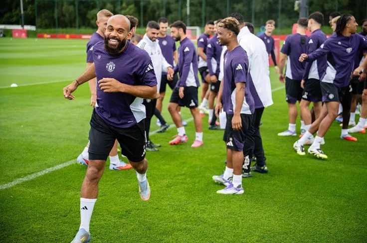 Bryan Mbeumo gia nhập MU: Khoảnh khắc ra mắt đặc biệt và kỳ vọng lớn tại Old Trafford