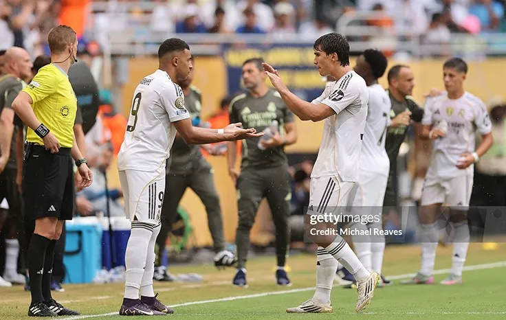 Chiếc áo số 9 của Mbappe sẽ được Gonzalo 