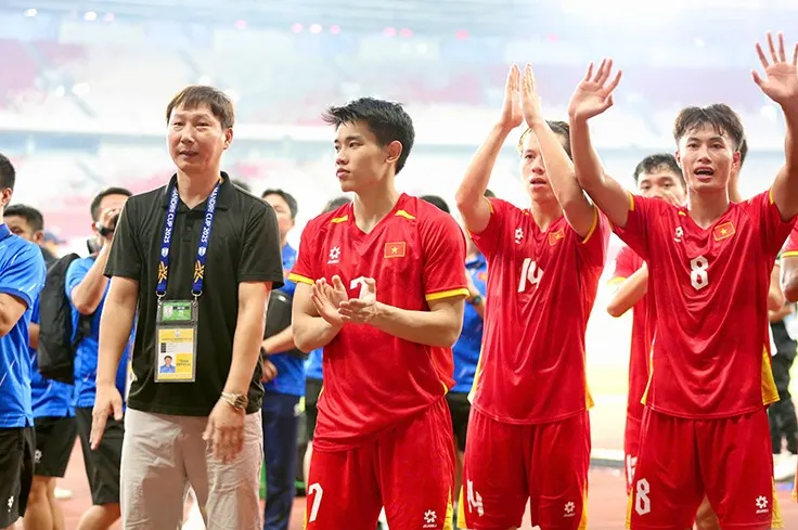 Đình Bắc (số 7), tác giả pha lập công gỡ hòa 1-1 để mở ra chiến thắng ngoạn mục cho U23 Việt Nam