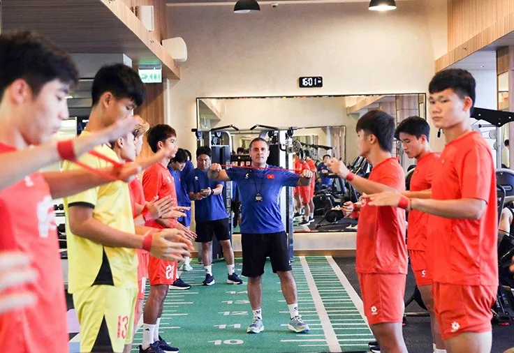 U23 Việt Nam Thả Lỏng Trước Trận Chung Kết U23 Đông Nam Á: 'Đại Chiến' Với Indonesia