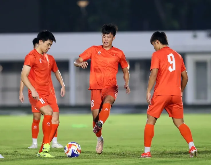 Dự kiến, chiều 28/7, HLV Kim Sang Sik và một tuyển thủ U23 Việt Nam sẽ tham dự cuộc họp báo trước thềm trận chung kết U23 Đông Nam Á 2025.