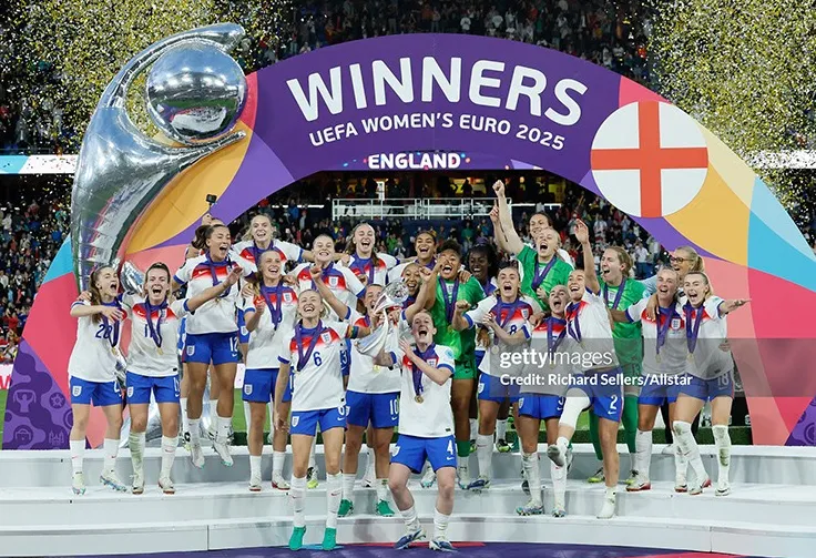 Chloe Kelly: Từ Wembley đến Basel - Biểu Tượng Bất Diệt của Bóng Đá Nữ Anh