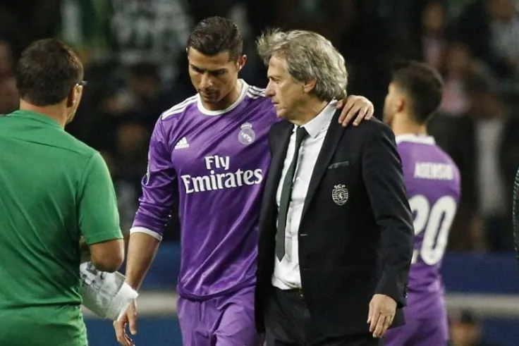 Ronaldo 'Kéo Bè Kết Phái' Tại Al Nassr: Quyền Lực Tuyệt Đối Trên Sân Cỏ và Bàn Chuyển Nhượng