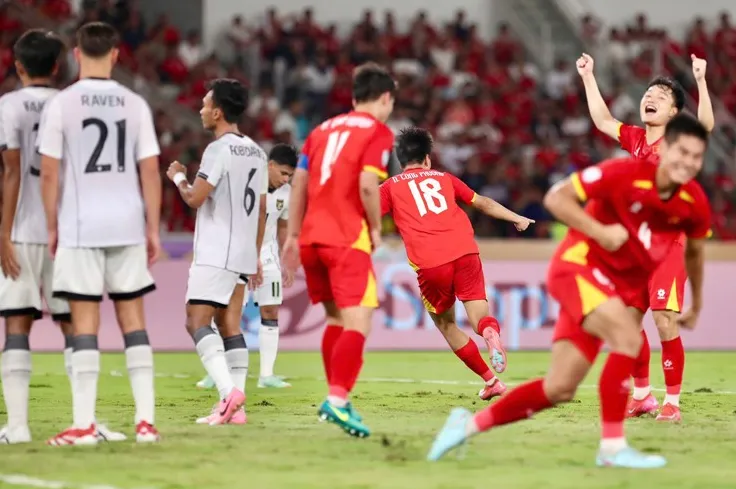 U23 Việt Nam vô địch Đông Nam Á 2025: Kim Sang Sik 'dát vàng' đội bóng, Đình Bắc và Công Phương tỏa sáng
