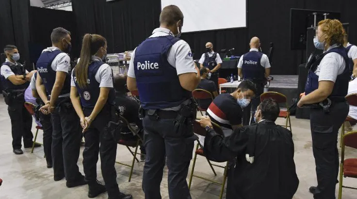 Hakimi gặp rắc rối với nhà chức trách