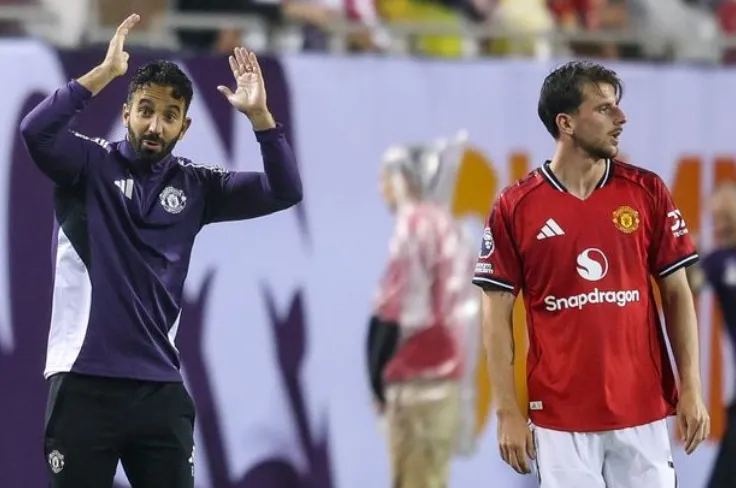 Ruben Amorim Thay Da Đổi Thịt MU: Từ Kỷ Luật Thép Đến Triết Lý Tấn Công Rực Lửa