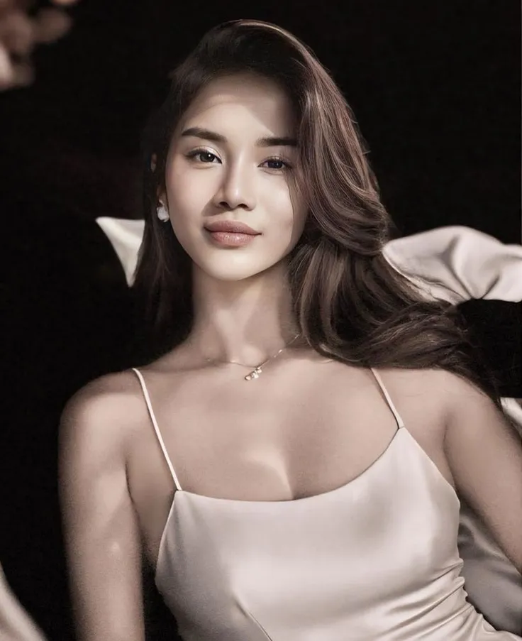 Nữ thủ quân ĐT Indonesia xinh như hoa hậu, chờ đọ sắc Hoàng Loan & Thanh Nhã - 4