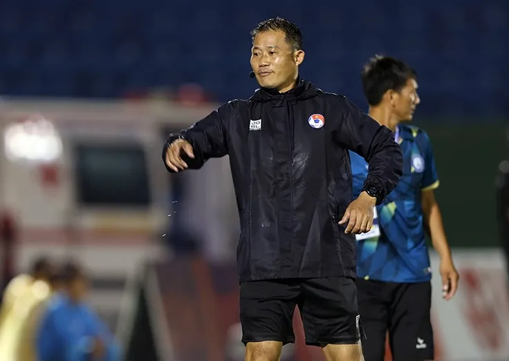 Trọng tài Trần Đình Thịnh đột ngột qua đời sau buổi kiểm tra thể lực: Nỗi đau của bóng đá Việt