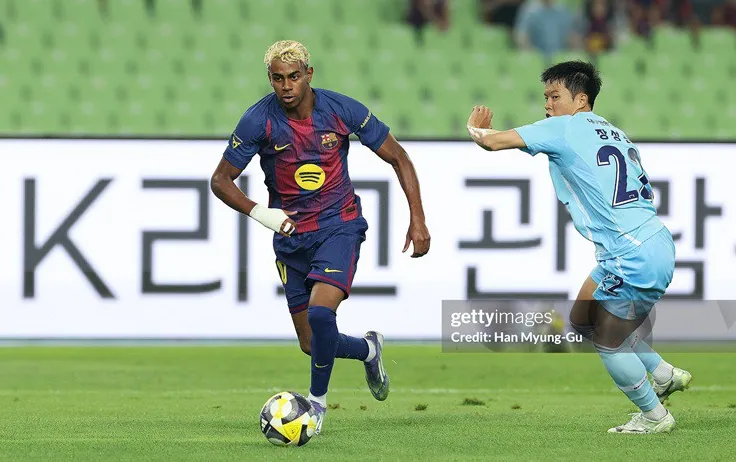 Barcelona: Hansi Flick 'chốt sổ' 4 ngôi sao không thể thay thế, Rashford tìm cơ hội