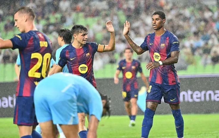 Rashford dần hòa nhập vào lối chơi của Barcelona