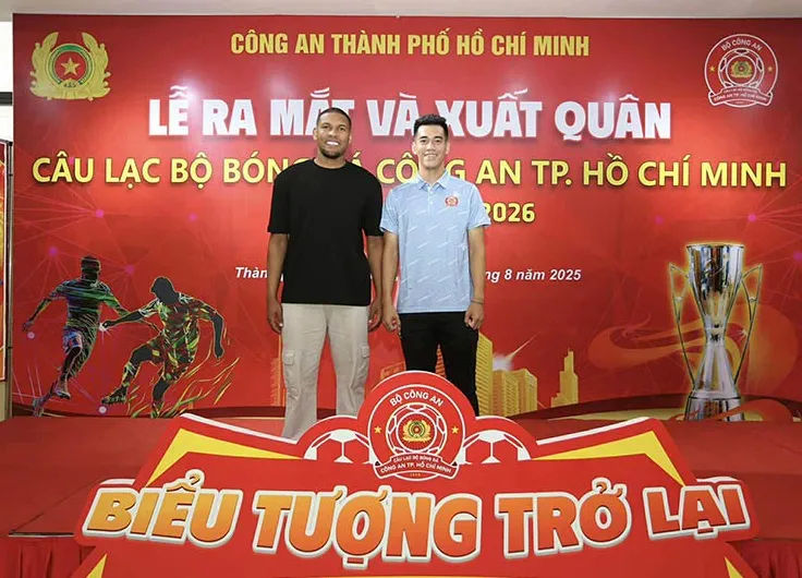 CLB Công an TP.HCM gây "sốt" V-League 2025/26: Trung vệ triệu đô Matheus Felipe Santos chính thức ra mắt