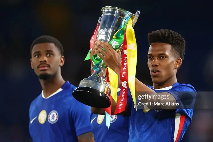 Chelsea Tiếp Tục Thăng Hoa: Estevao Ra Mắt Ấn Tượng, Tương Lai Ảm Đạm Của Nicolas Jackson